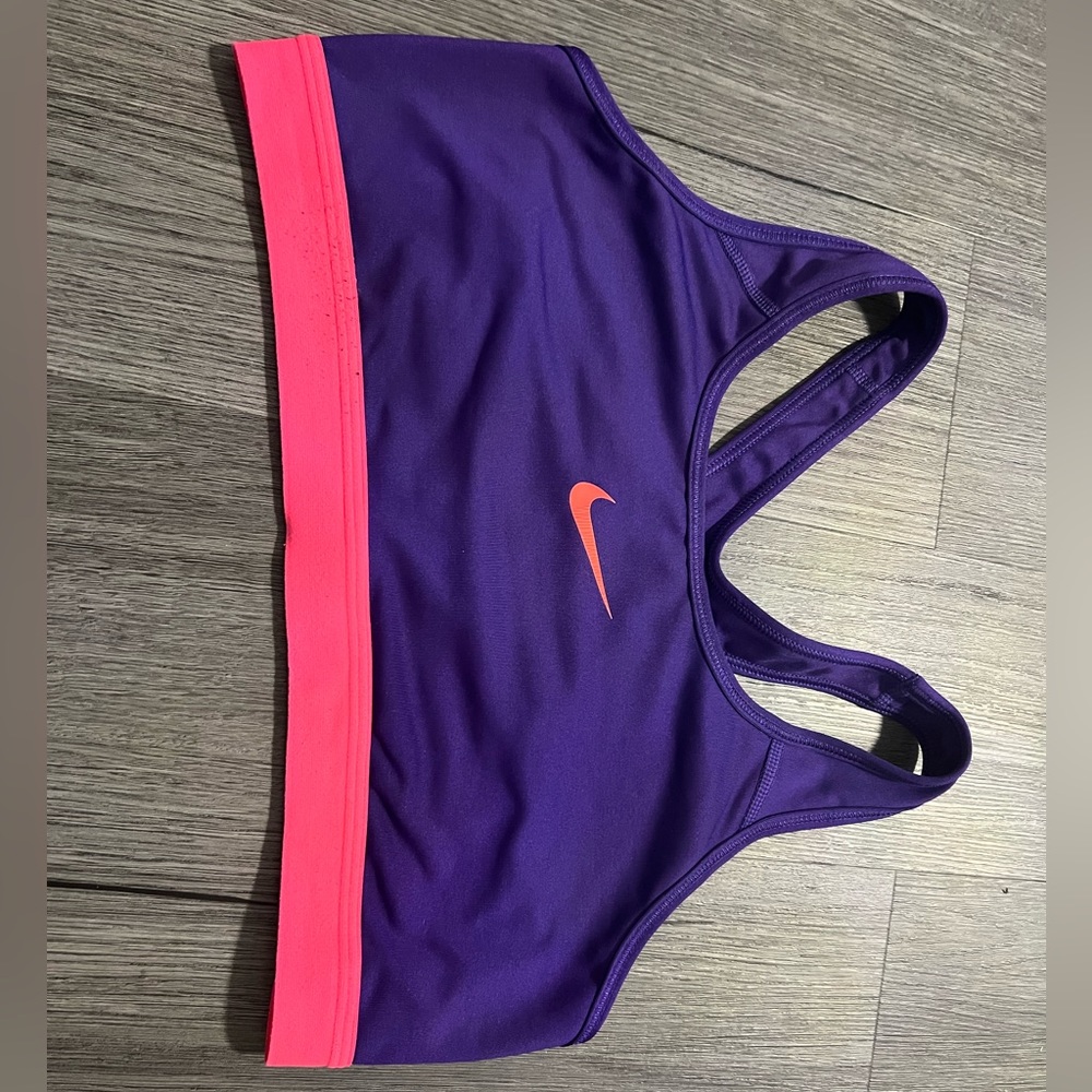 NIKE - women sports bra